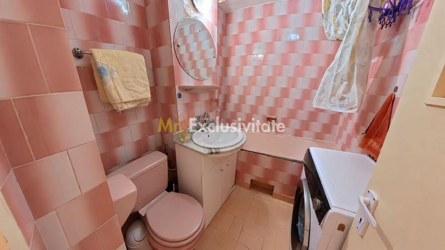 Apartament cu 3 camere semidecomandat, mobilat în Micro 16