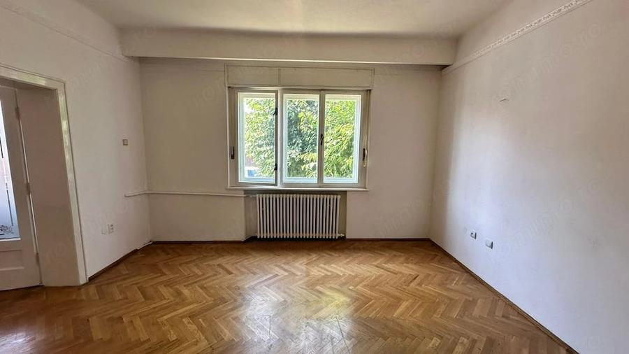 Casă cu 3 camere cu Teren 250 Mp în Calea Poplăcii