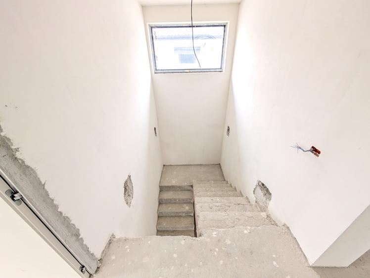 Casă individuală cu 6 camere cu Garaj în Tunari
