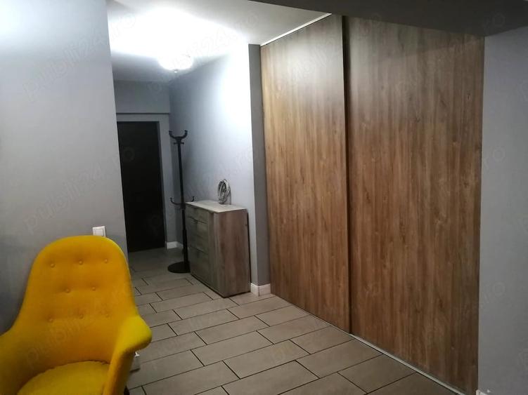 Apartament cu 4 camere decomandat în Plopilor