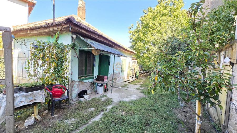 Casă individuală cu 2 camere cu Canalizare în Titulescu