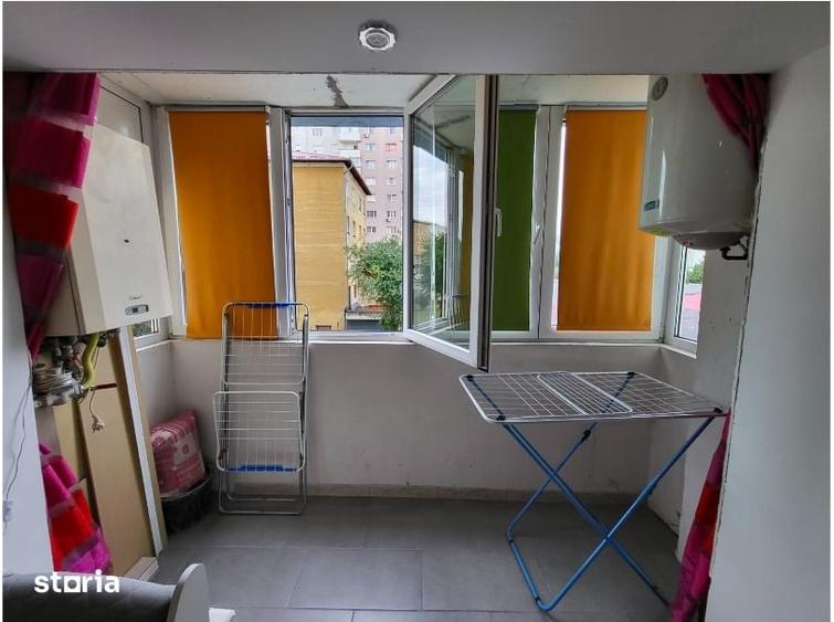 Apartament cu 3 camere decomandat în Turnișor