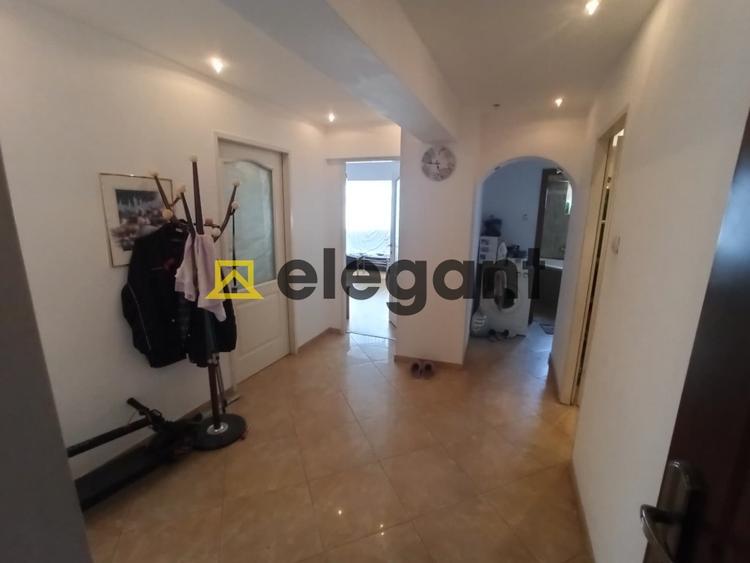 Apartament cu 3 camere decomandat, mobilat în Lăpuș Argeș