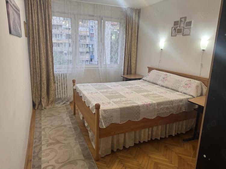 Apartament cu 3 camere semidecomandat în 1 Mai