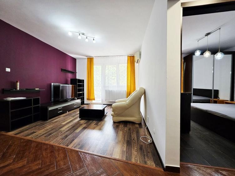 Apartament cu 2 camere semidecomandat, mobilat în Titan