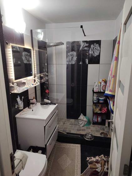 Apartament cu 3 camere decomandat în Dancu