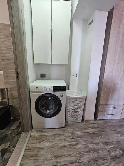Apartament cu 2 camere semidecomandat în Berceni