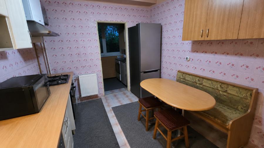 Apartament cu 4 camere decomandat, mobilat în Gorjului