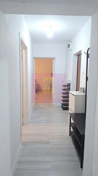 Apartament cu 3 camere decomandat în Unirii