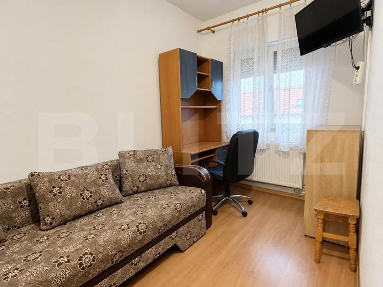 Apartament cu 3 camere decomandat, mobilat în Tractorul