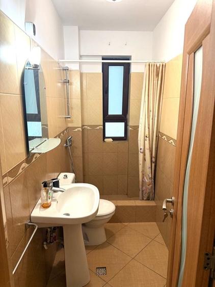 Apartament cu 3 camere în 1 Mai