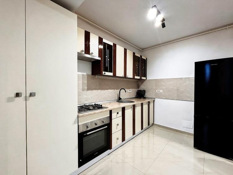 Apartament cu 2 camere semidecomandat, mobilat în Păcii