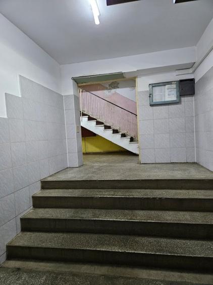 Garsonieră decomandată, mobilată în Gorjului