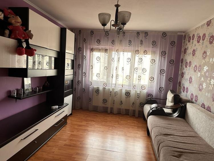 Apartament cu 2 camere decomandat în Rovinari