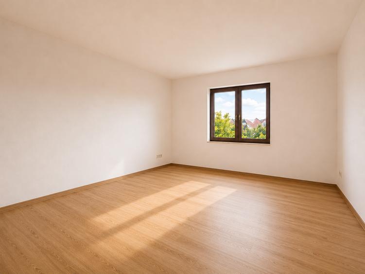 Apartament cu 3 camere decomandat în Sud