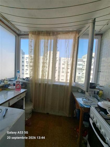 Apartament cu 3 camere decomandat în Basarabia