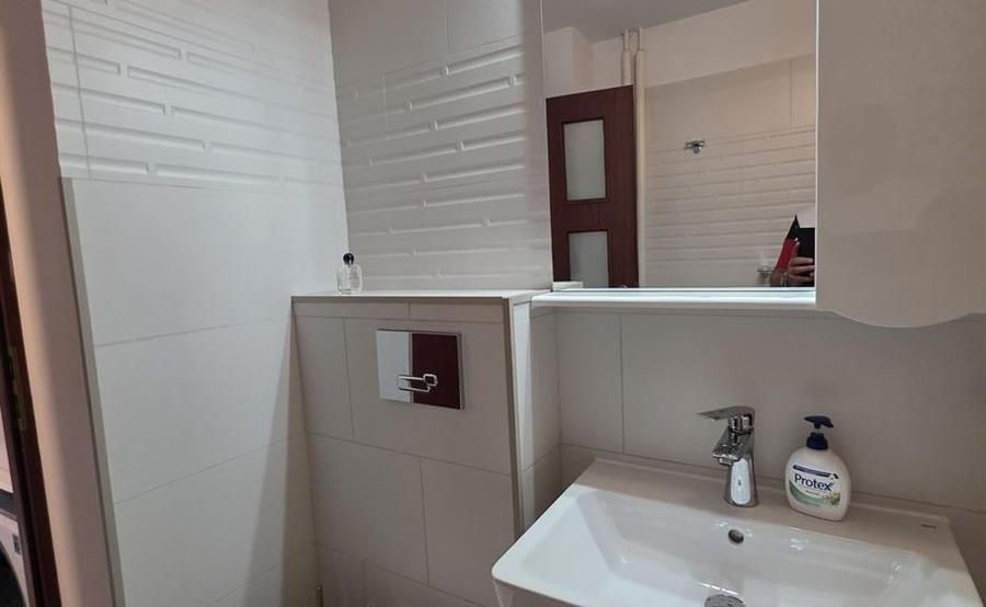 Apartament cu 2 camere decomandat în Băneasa