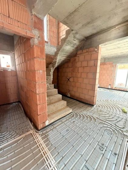 Casă individuală cu 4 camere cu Canalizare în Ciorogârla