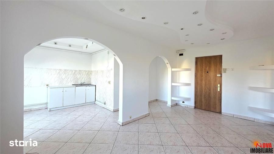 Apartament cu 2 camere decomandat în Triaj