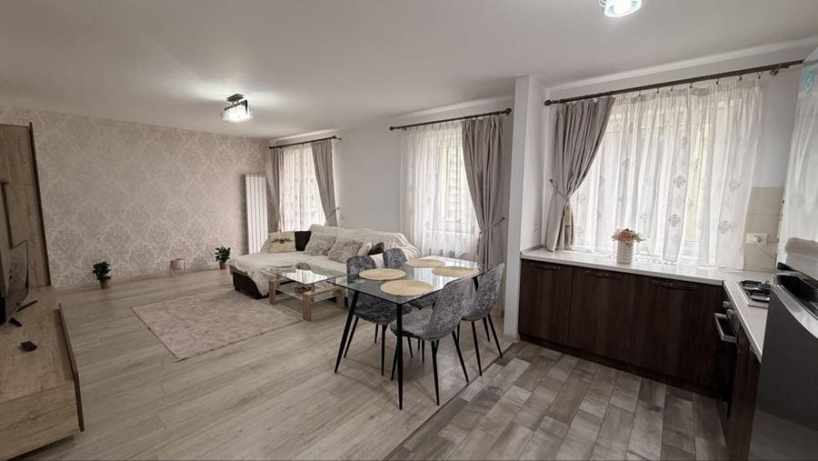 Apartament cu 2 camere decomandat în Tractorul