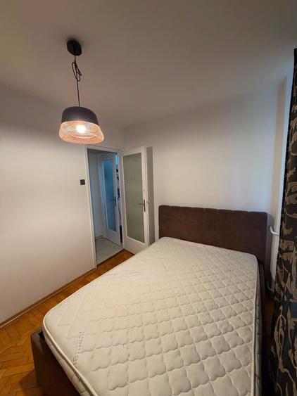 Apartament cu 3 camere semidecomandat în Ștefan cel Mare