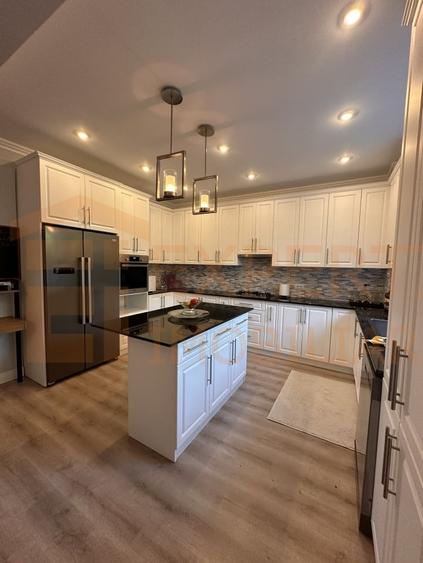 Duplex cu 5 camere cu Canalizare în Mamaia-Sat