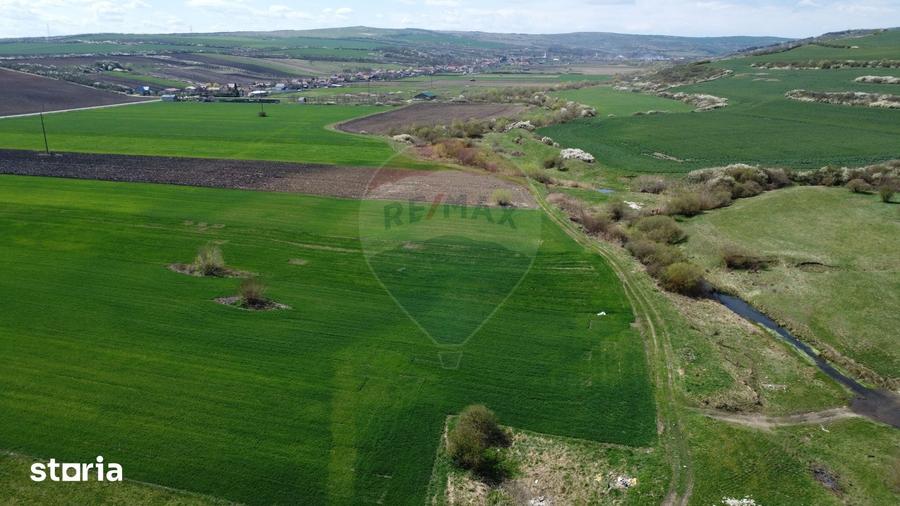Teren de 8600 mp, în Iclod