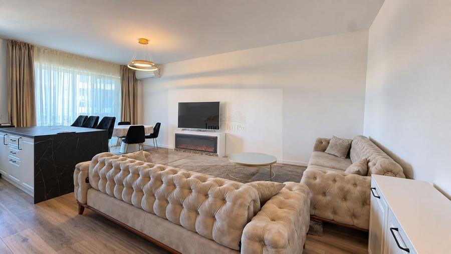 Apartament cu 3 camere semidecomandat, mobilat în Central