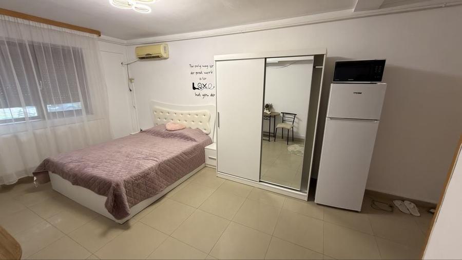 Garsonieră decomandată în Central