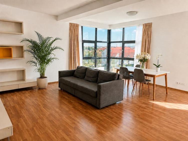 Apartament cu 3 camere decomandat în Ștrand