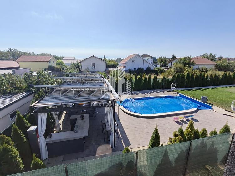 Casă individuală cu 4 camere cu Piscina în Cumpăna