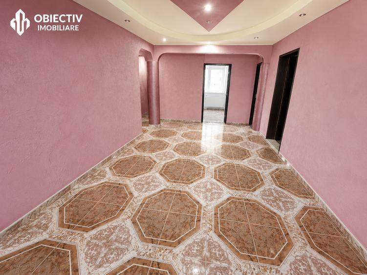 Apartament cu 4 camere decomandat în Mărăței
