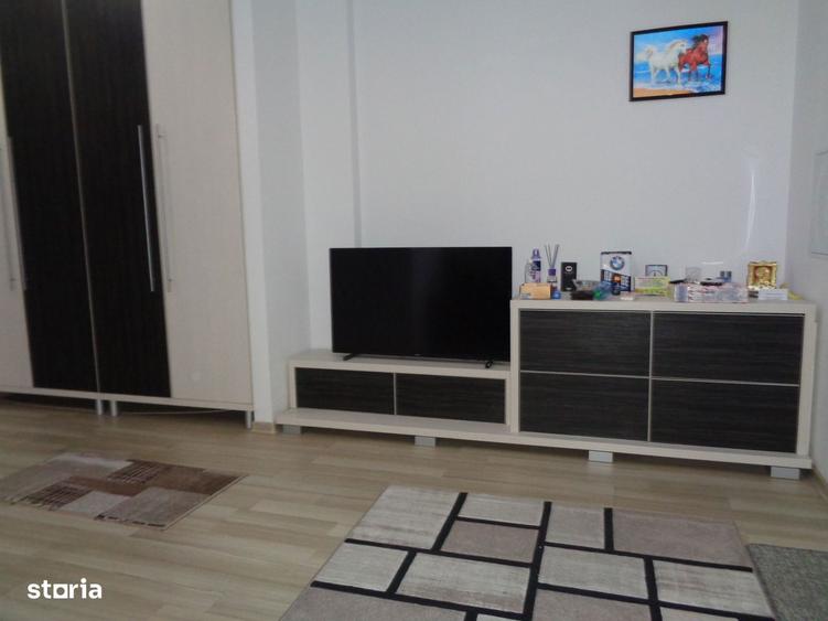 Garsonieră decomandată în UTA