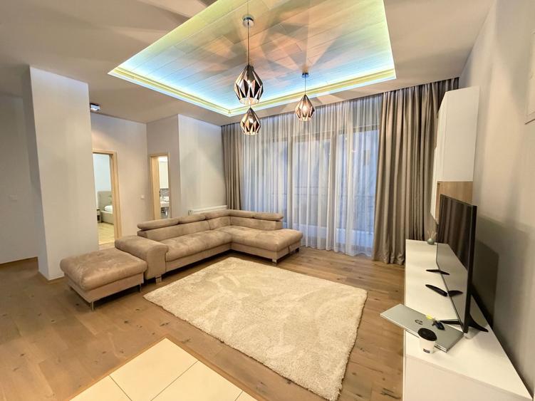 Apartament cu 3 camere decomandat în Central