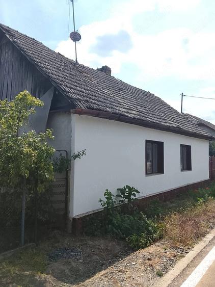 Casă cu 2 camere cu Teren 700 Mp în Peregu Mare