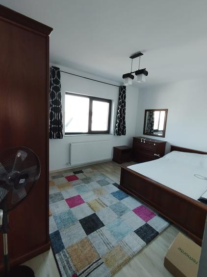 Casă cu 4 camere în Valea Adâncă