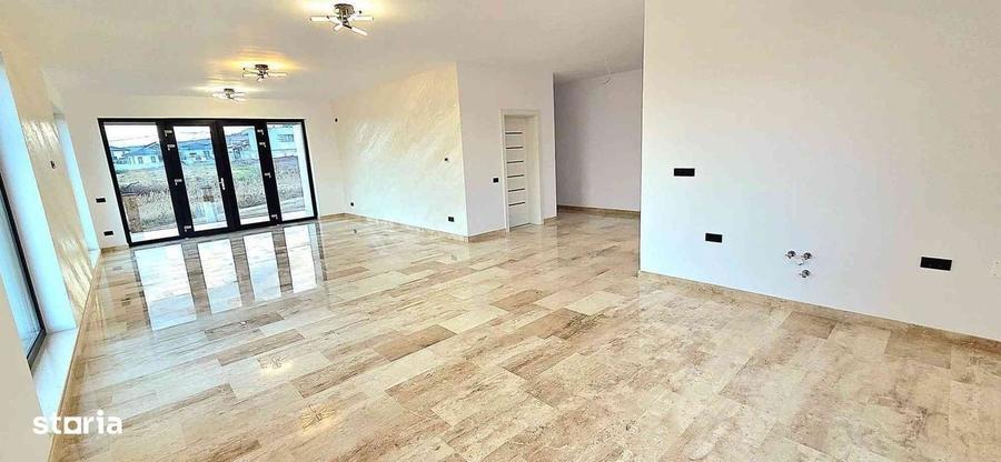Casă cu 4 camere cu Teren 500 Mp în Central