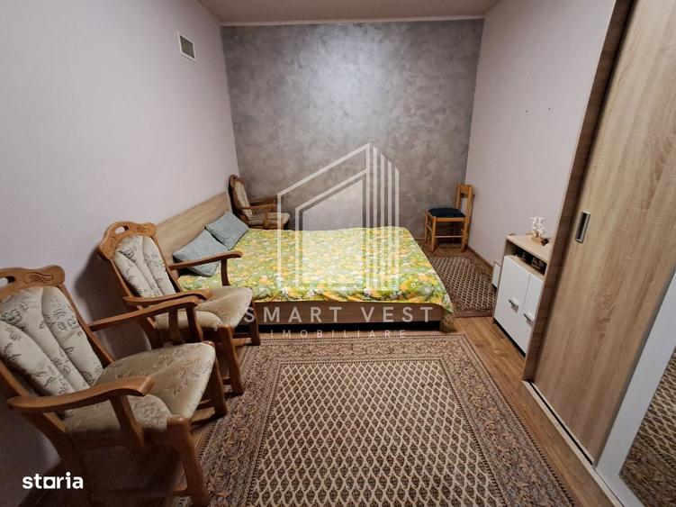Casă cu 4 camere semidecomandat cu Teren 482 Mp în Păulești