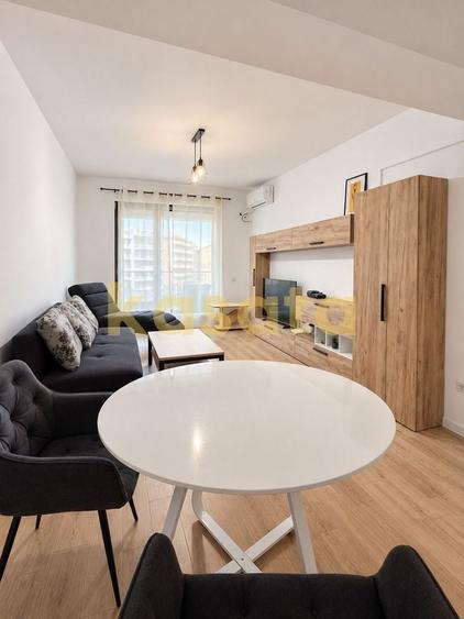 Apartament cu 2 camere decomandat, mobilat în Splaiul Unirii