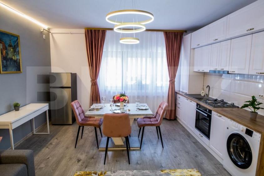 Apartament cu 3 camere semidecomandat în Central