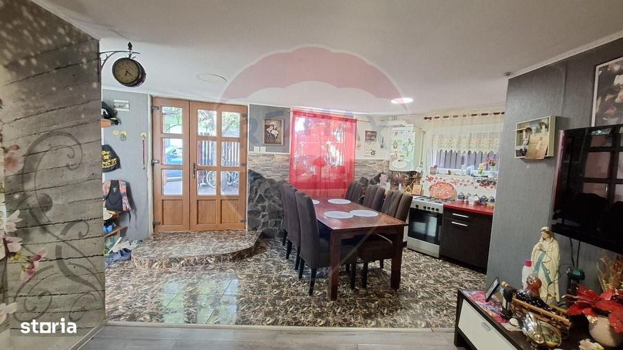 Casă cu 4 camere în Central