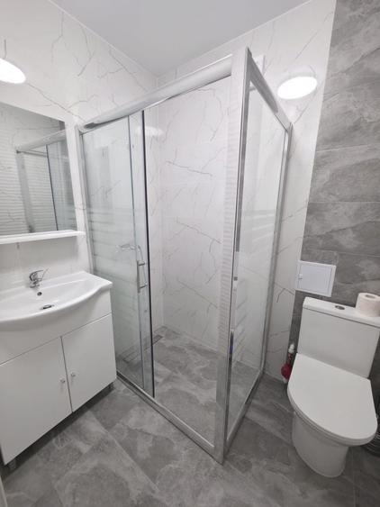 Apartament cu 3 camere semidecomandat în Titan