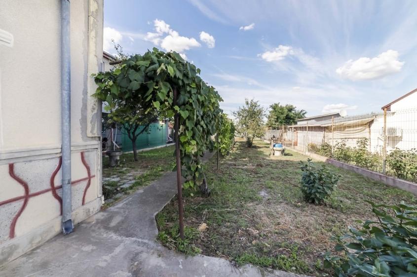 Casă cu 3 camere cu Teren 3040 Mp în Central