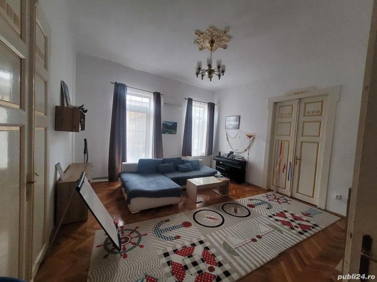 Apartament cu 3 camere semidecomandat în P-ța Maria
