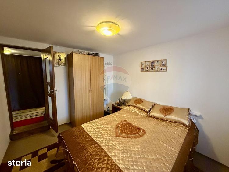 Casă cu 5 camere cu Teren 3344 Mp în Țifești