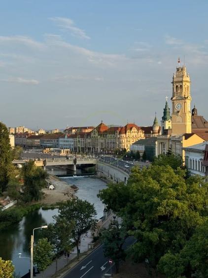 Apartament cu 4 camere decomandat, mobilat în Central