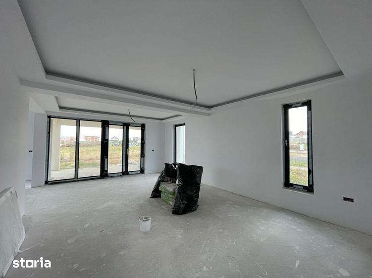 Casă cu 5 camere cu Teren 599 Mp în Giarmata