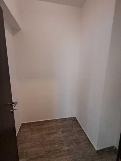 Apartament cu 2 camere decomandat în Apărătorii Patriei