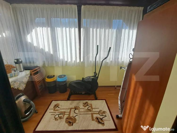 Casă cu 6 camere cu Teren 330 Mp în Central