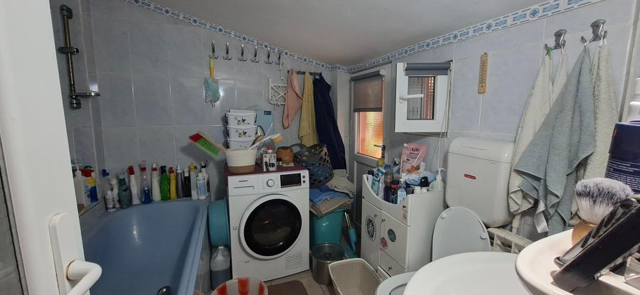 Casă individuală cu 6 camere cu Canalizare în Port